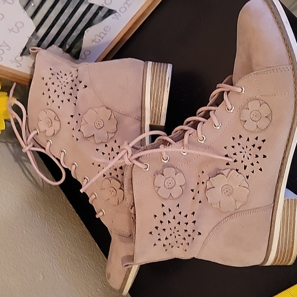 Graceland lace up boots - Picture 4 of 7